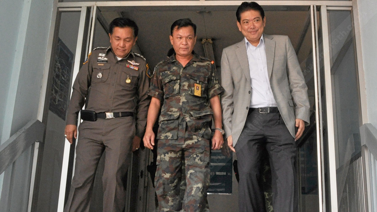 แจ้ง4ข้อหาปธ.สก. ศาลให้ประกันตัว