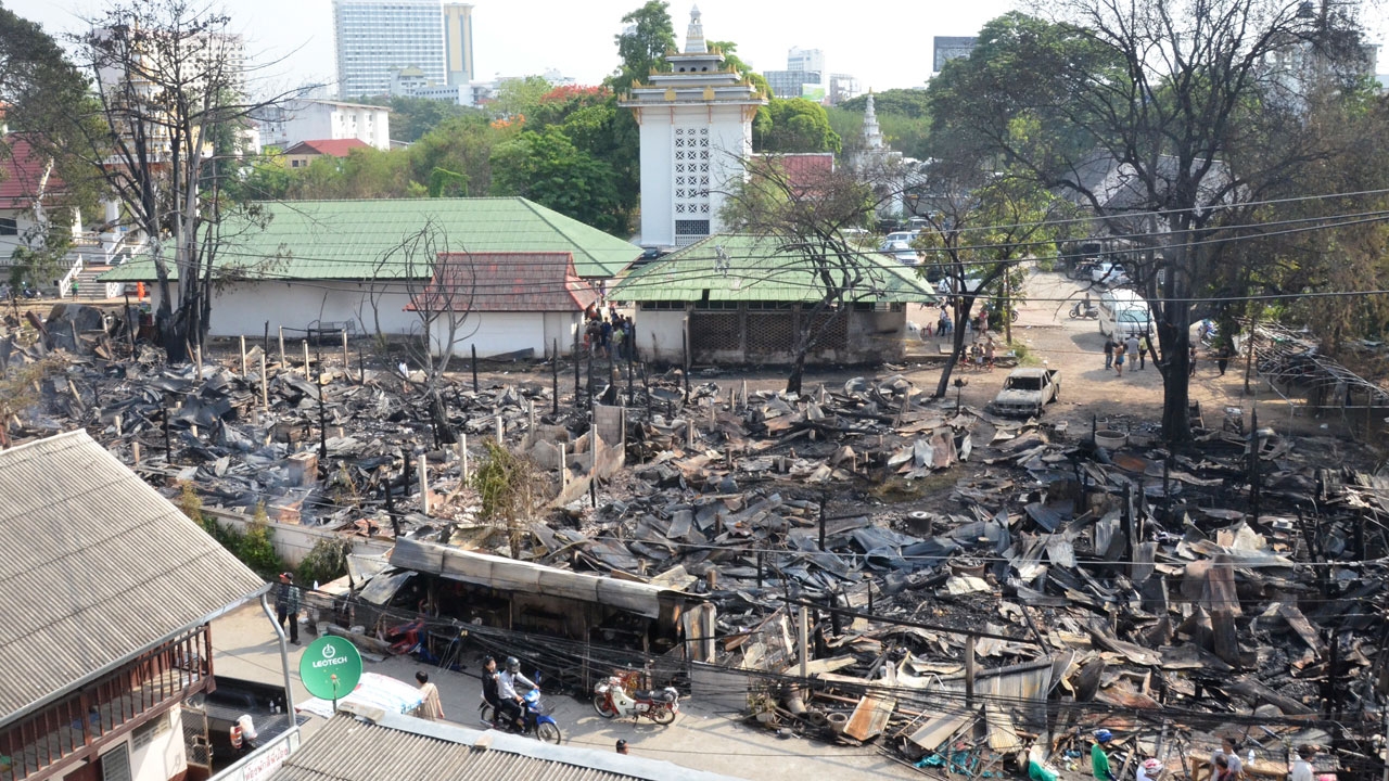  ไฟไหม้วอด! ชุมชนช้างคลานเชียงใหม่ ชาวบ้านเหลือแต่ตัว  