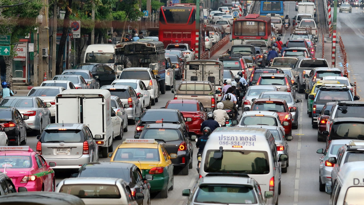 เย็นวันพุธ 'แยกมักกะสัน'รถมากเคลื่อนตัวช้า การจราจรติดขัด แนะเช็กเส้นทาง