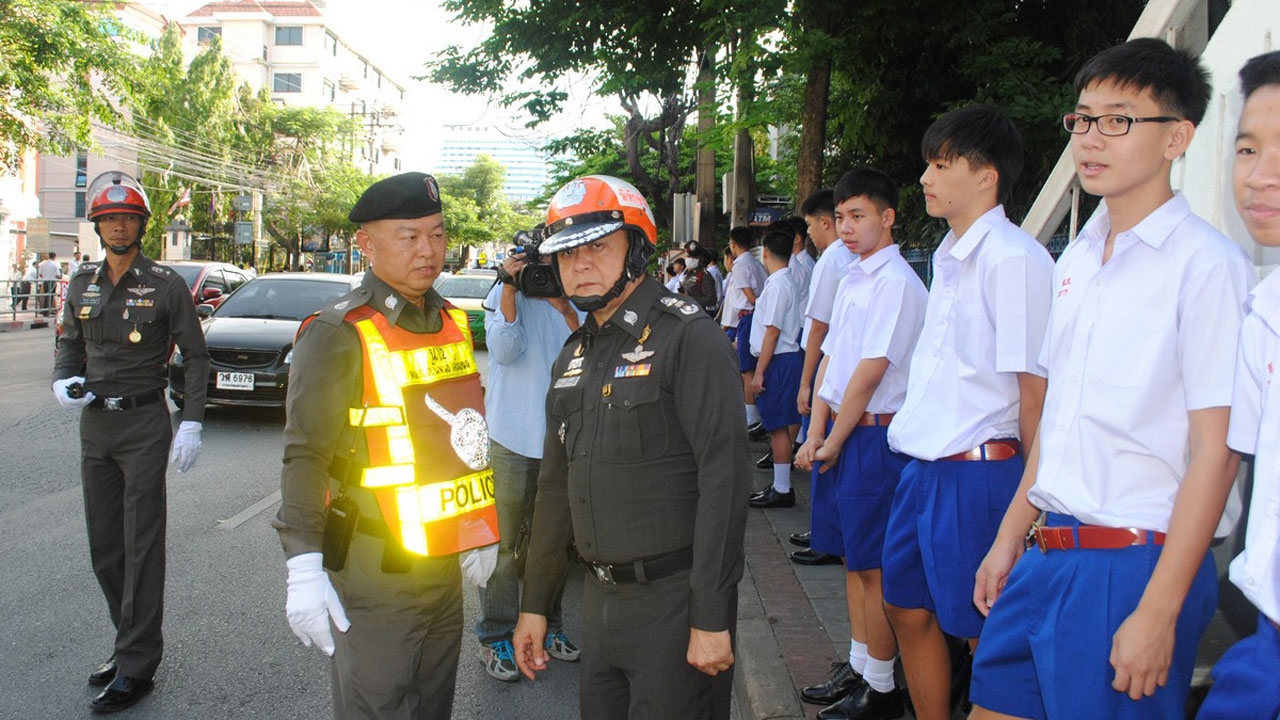 จัดกำลัง ตร. 3 พันนาย ดูแลจราจร รับมือเปิดเทอมวันแรก