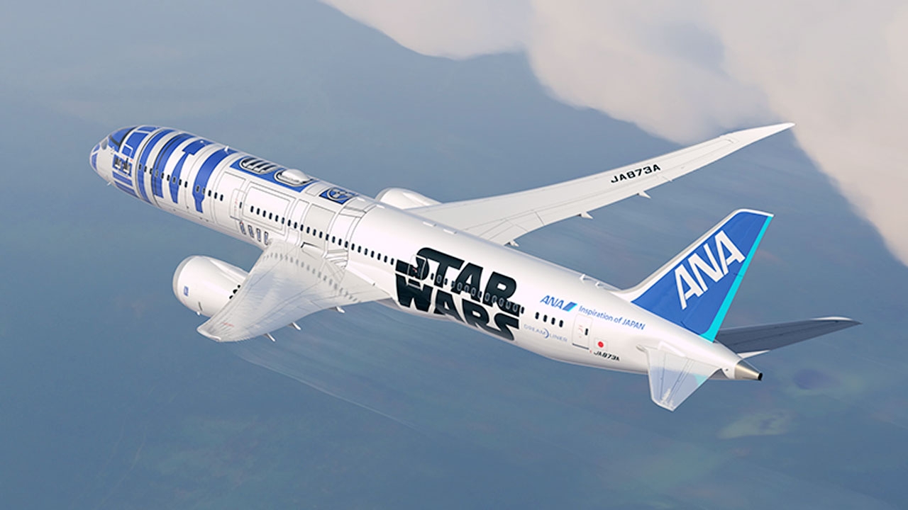 ANA เผยโฉม 787 ดรีมไลเนอร์ 'สตาร์วอร์สเจ็ต' ลาย R2-D2 (ชมคลิป)