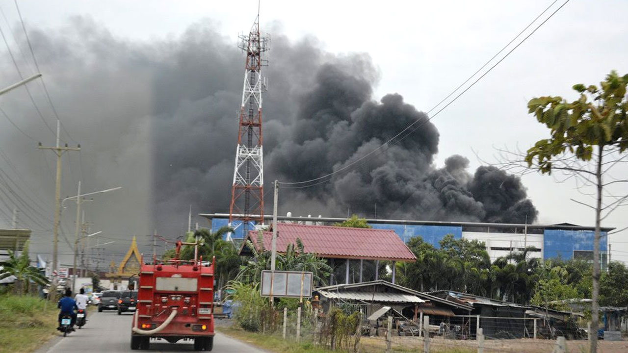 คพ.รุดตรวจโรงงานไฟไหม้ ชี้มลพิษไม่เกินค่ามาตรฐาน