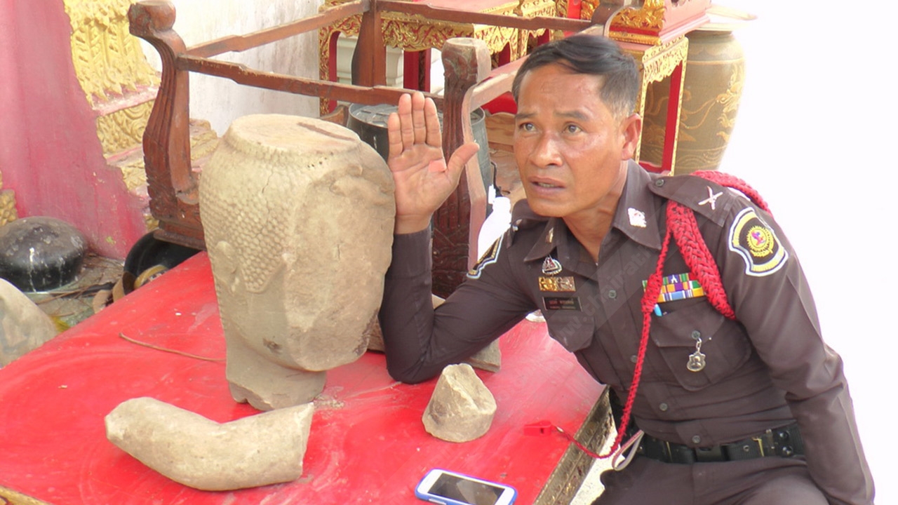 ขุดพบเศียรพระเก่าสมัยอยุธยา 300 กว่าปี ที่อ่างทอง