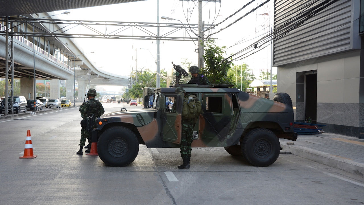 ทหารตรึงสถานี'ไทยคม' ปิดถนนรัตนาธิเบศร์