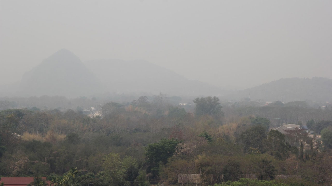 เชียงรายท้องฟ้ามืดมัวทั้งวัน พบ‘หมอกควัน’เกินค่ามาตรฐาน!