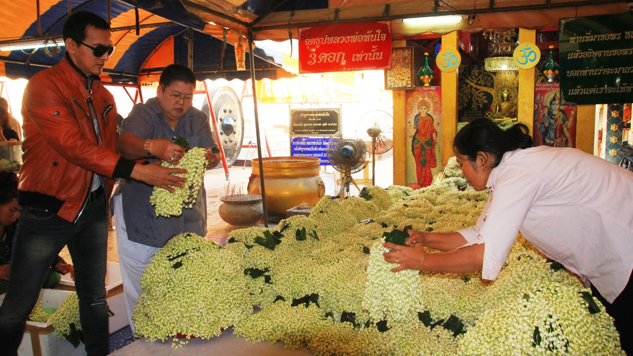 ขอไม่ถึง 7 วัน ขายที่ได้ 40 ล้าน! หนุ่มแก้บนมะลิแสนพวง 'หลวงพ่อทันใจ'