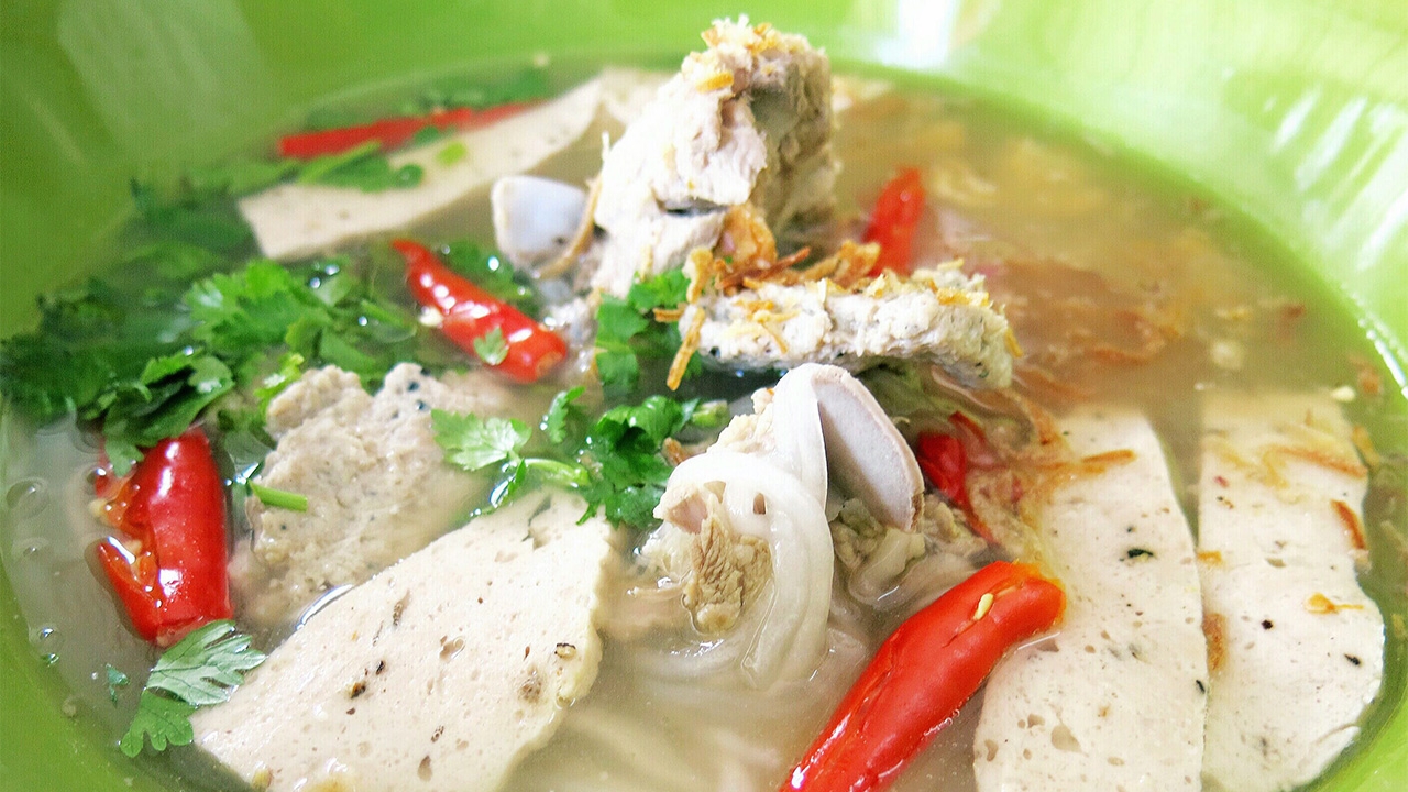 ก๋วยจั๊บญวนอร่อย กลางซอยมัยลาภ