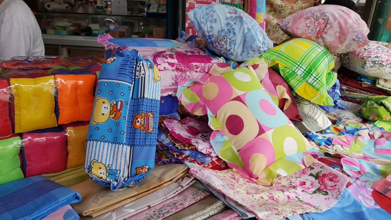 จากชลบุรีกระทบถึงสระบุรี! แม่ค้าโอดยอดขายตก เจอข่าวหมอนยัดไส้ผ้าอนามัย