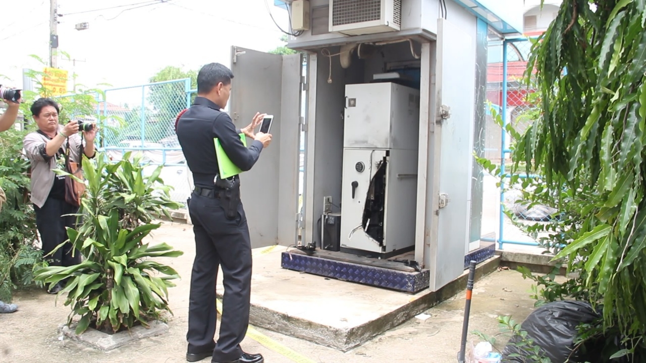 โจรเจาะ ATM แก๊สเป่าตอนฝนตก ฉก 2 ล้านที่อุดรฯ คาดแก๊งเก่าออกจากคุก  