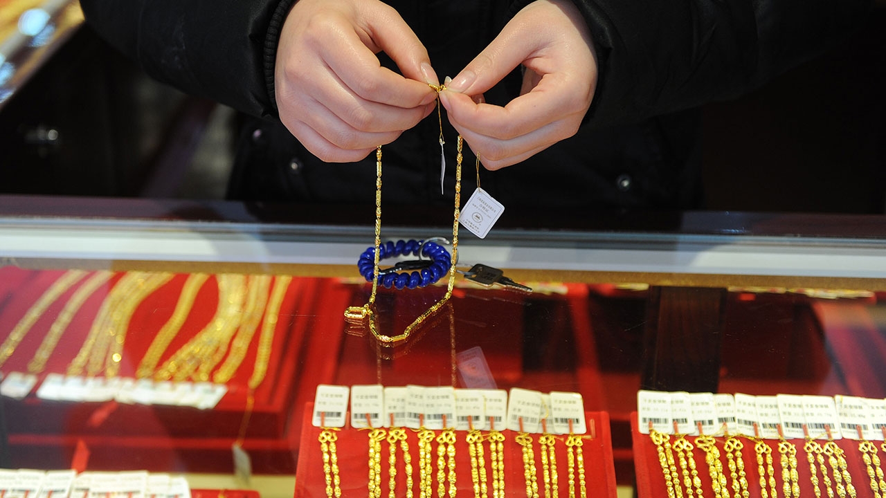 ทองลด 50 บาท ทองแท่ง ขายออกบาทละ 20,450 บาท