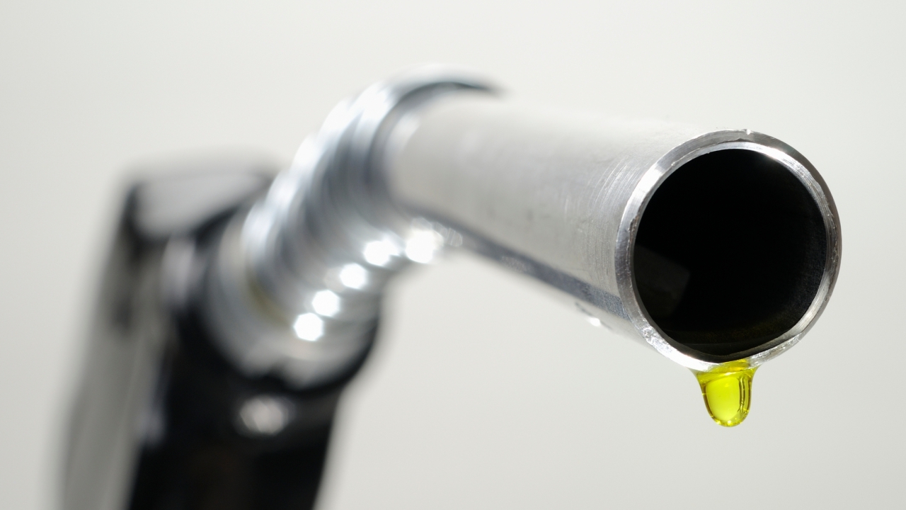 ปตท.-บางจาก ลดราคาน้ำมันทุกชนิด 60 สต. เว้น E85 ลง 40 สต. ดีเซล 50 สต.