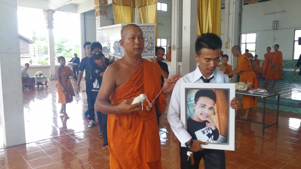 เผาแล้ว 'น้องโอ๊ด' สายตำรวจ ญาติจี้ ตร. เร่งจับคนร้ายยังลอยนวล