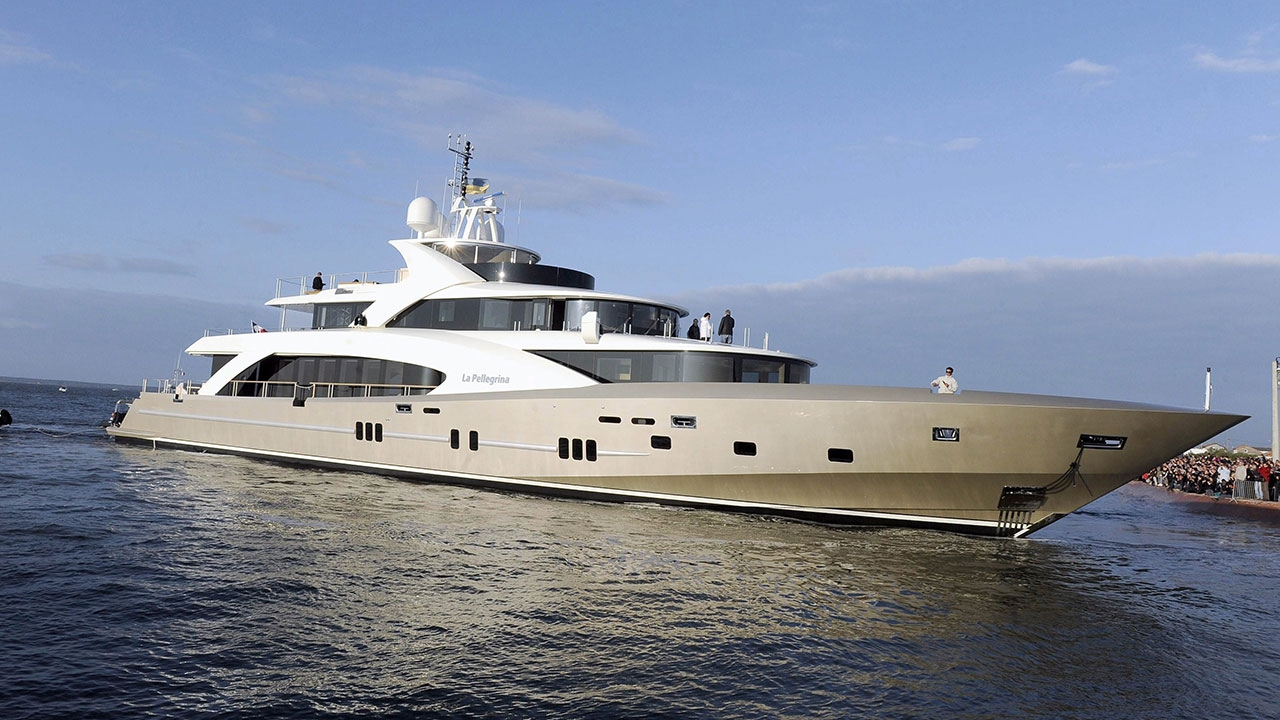 ชงใช้ ม.44 ลดภาษีสินค้าไฮโซ รายได้ท่องเที่ยวแตะ 1 ล้านล้าน