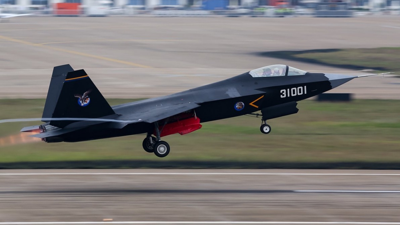 เฮียก็มีขาย จีนส่งสเตลธ์เจ็ต J-31 ไปแสดงที่ปารีสแอร์โชว์ 2017