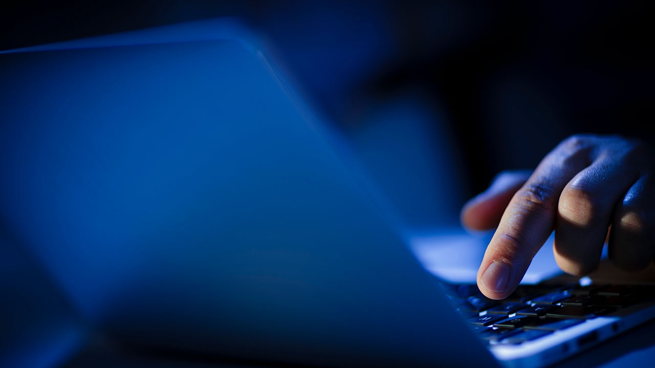 ดีอีเตือนให้ระวังแก๊งมิจฉาชีพ อย่าเชื่อพวกแอบอ้างเด็ดขาด