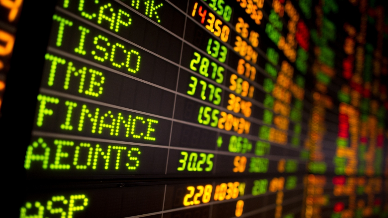 โบรกฯ แนะถือเงินสด 30% รอช้อนหุ้นเด่นกำไรดี หากตลาดปรับฐาน