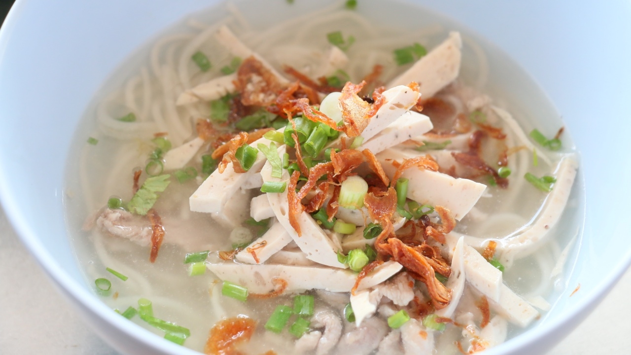 'ข้าวเปียกปากหมา' ที่เลย หอมอร่อย ฝ่าอุปสรรคจนคนแน่นร้านทุกวัน