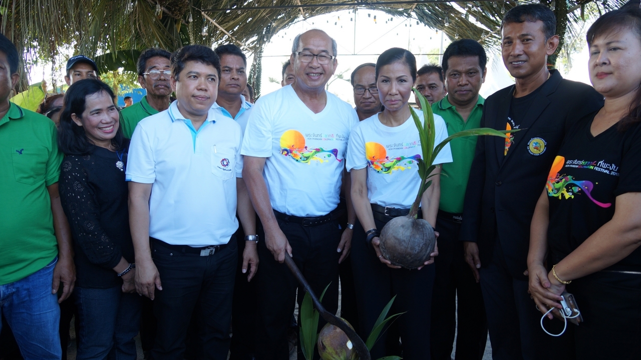 หนุนมะพร้าวเกาะพะงัน ต่อยอดสินค้าดึง นทท.ชม-ซื้อสินค้าพื้นเมือง