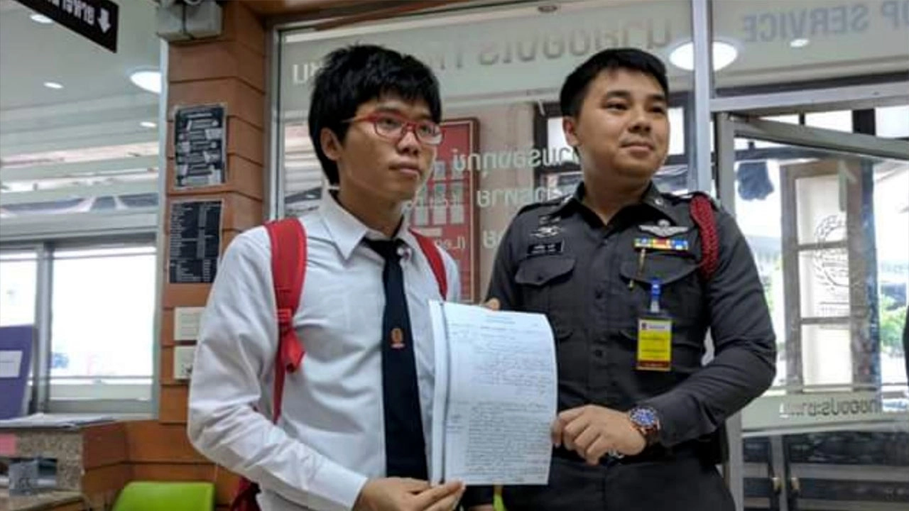 ตร.เตรียมเชิญ 2 นศ.ต่างสถาบัน เข้ารับทราบข้อหาคดีคุกคาม ‘เนติวิทย์’