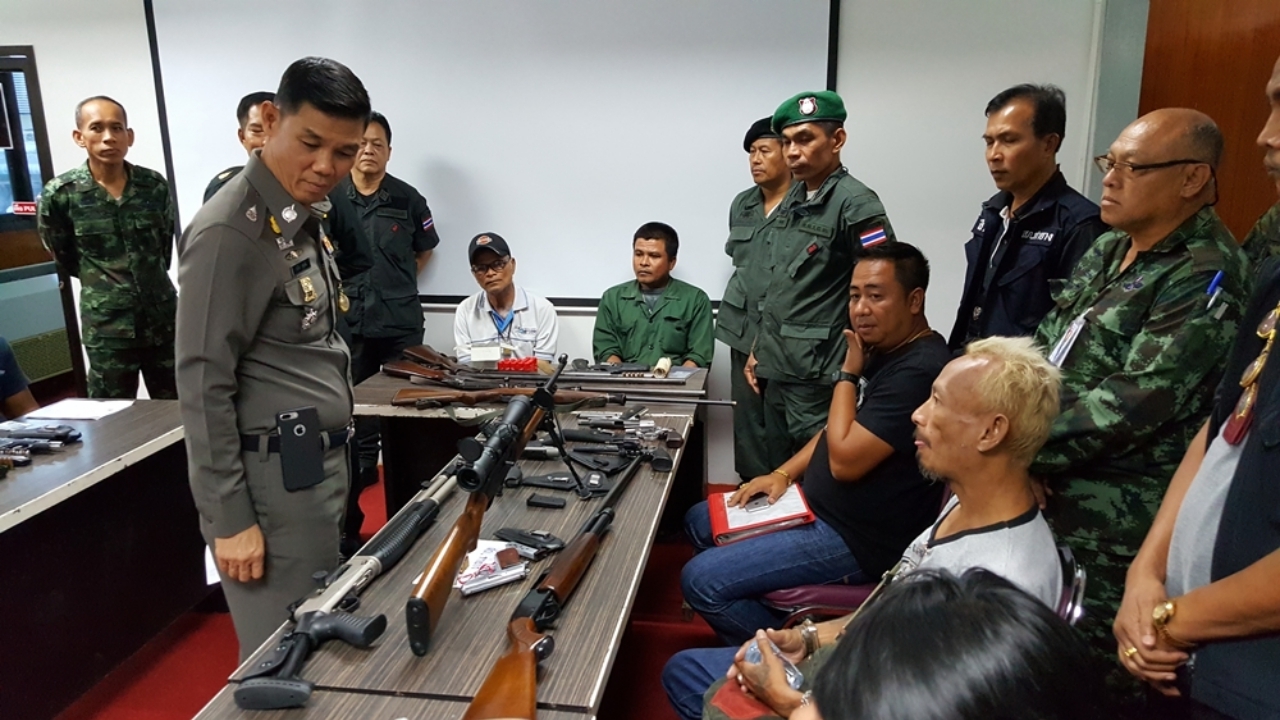 ตร.-มทบ.15 เปิดยุทธการ ปิดล้อม-ตรวจค้น 24จุด 8อำเภอ ใน จ.เพชรบุรี