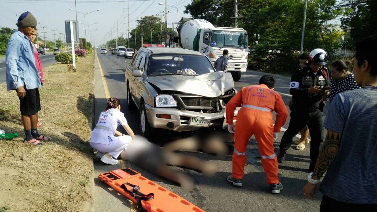 สังเวยแล้ว 2 ศพ ผัวเมียวัยเกษียณ ปิกอัพชนตายคาถนนที่ชัยนาท   