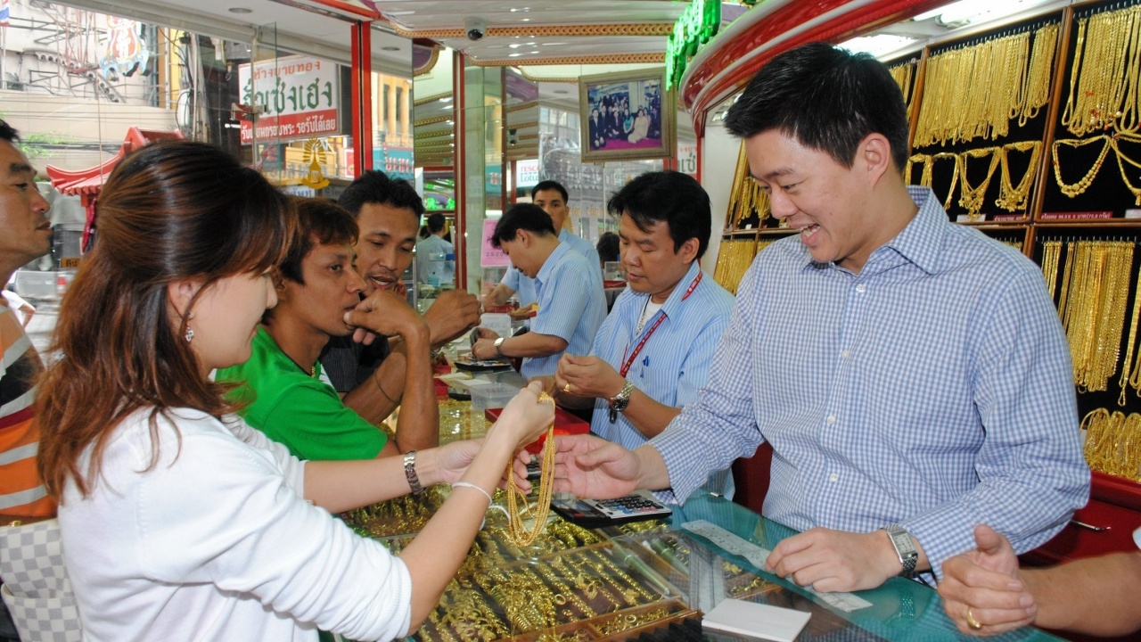 ราคาทองไทยเสาร์ 8 เม.ย. ลดลงบาทละ 100 