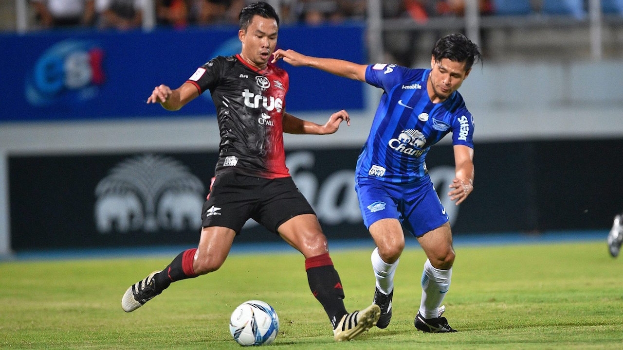 'ดราแกน' ซัดแฮตทริก! แข้งเทพบุกขยี้ฉลามคารัง 5-1  