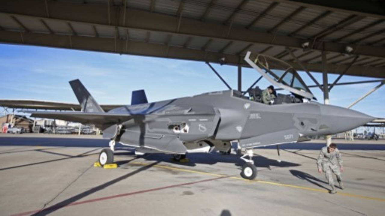 มะกันส่งบินล่องหน ‘F-35’ ไปยูเค หนุนยุโรปต้านการรุกรานจากรัสเซีย