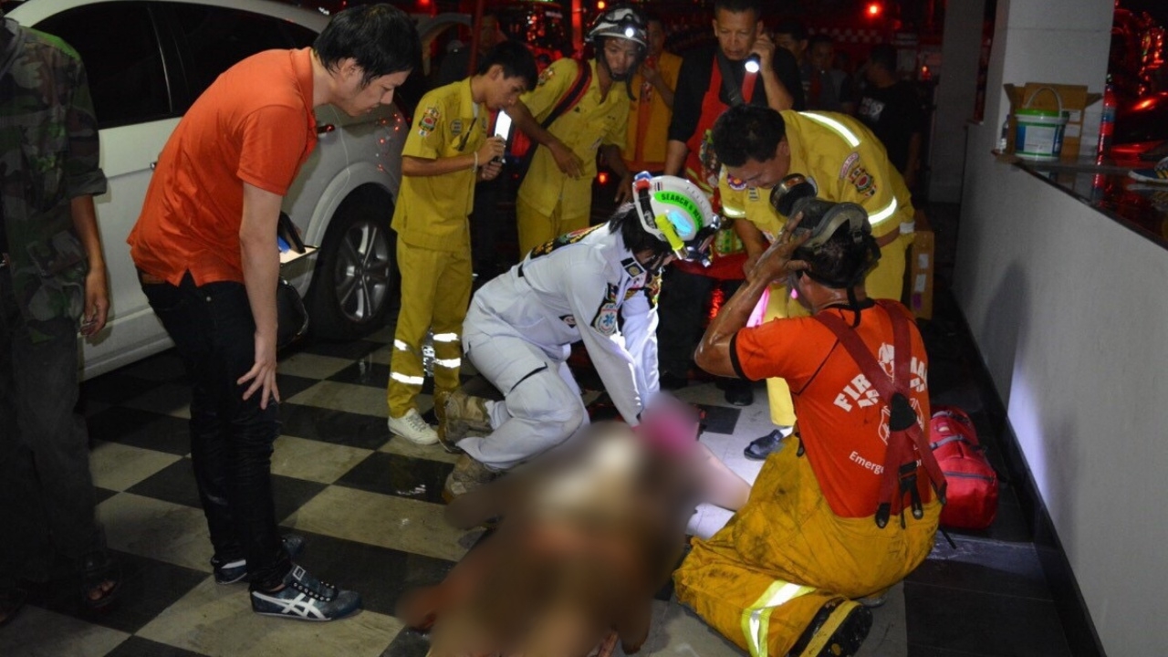  สลด ร.ต.ท.ครูฝึกตำรวจ หนีไฟไหม้เข้าห้องน้ำช่วยไม่ทันสำลักควันดับ     