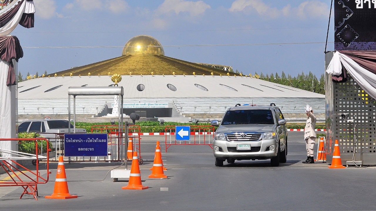 'วิษณุ' ชง 'บิ๊กตู่' เลิก ม.44 คุม 'วัดพระธรรมกาย'
