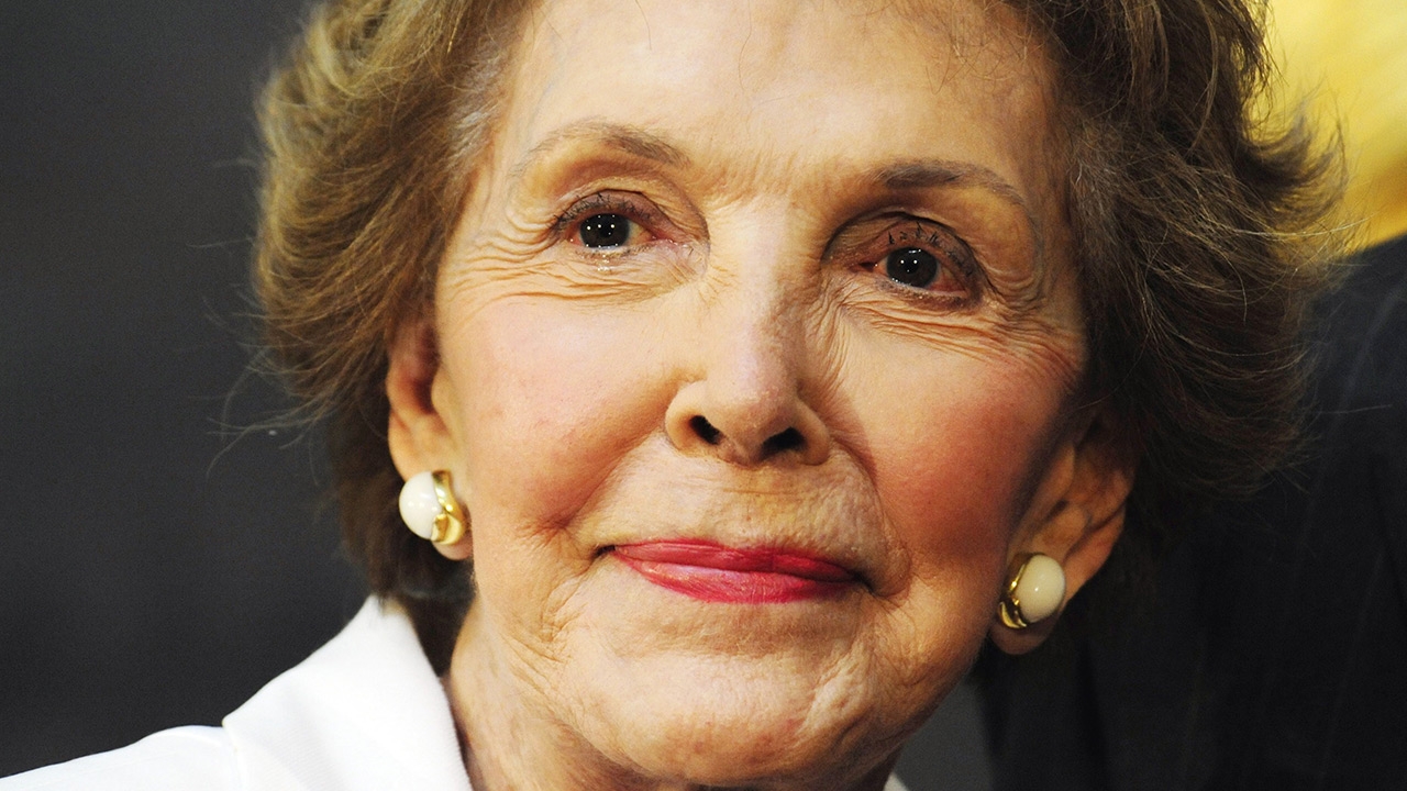 มะกันชนอาลัย 'แนนซี เรแกน' อดีตสตรีหมายเลข 1 เสียชีวิตในวัย 94 ปี