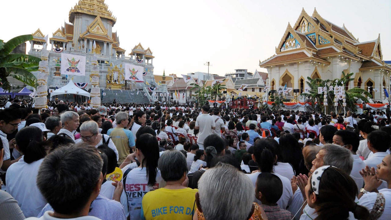 คนไทยตื่น แห่สวดรับดาว 'มฤตยู' โหรดังชี้โคจรทับดวงเมือง