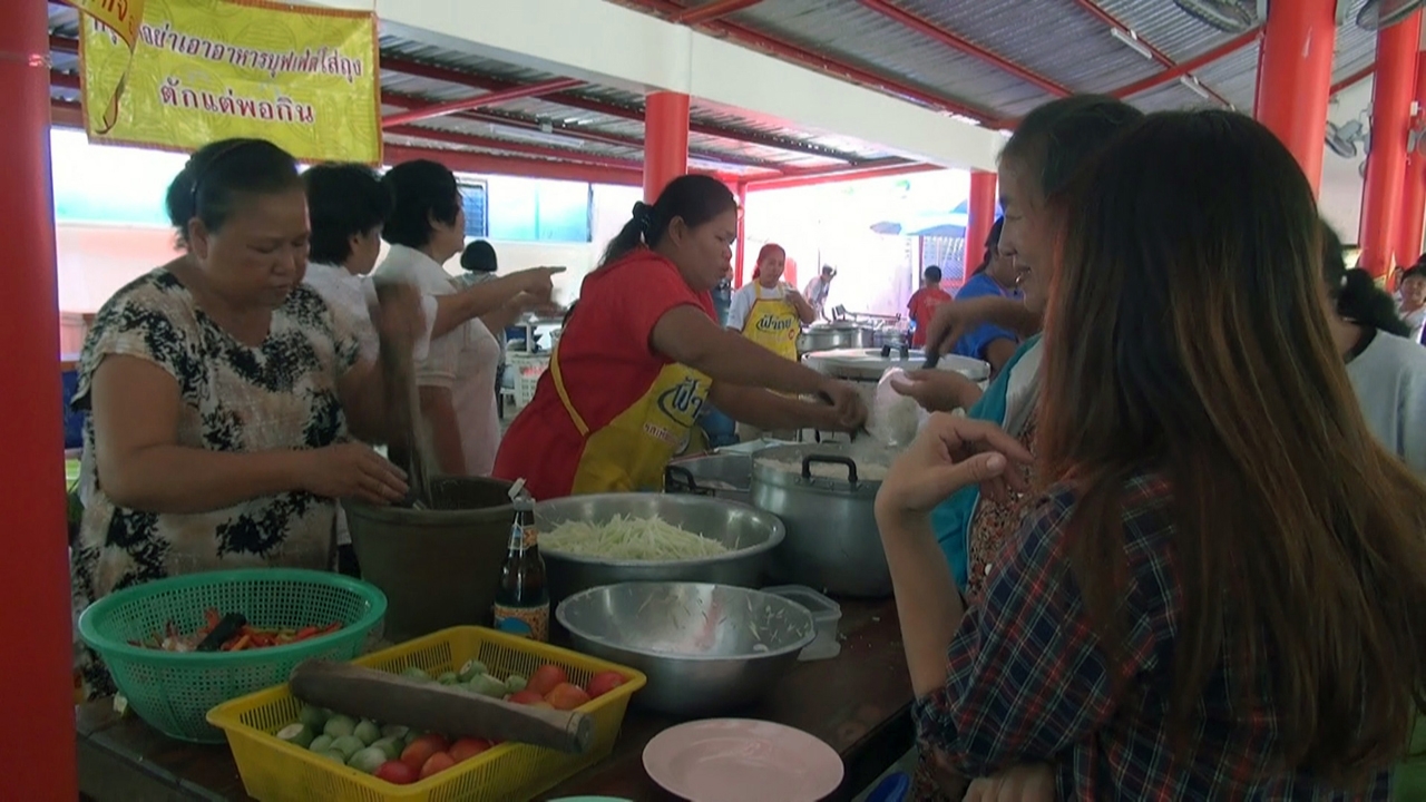 โรงเจอุดรฯคึกคักจัดเมนู 'ส้มตำเจ' ให้กินฟรี 3 มื้อ