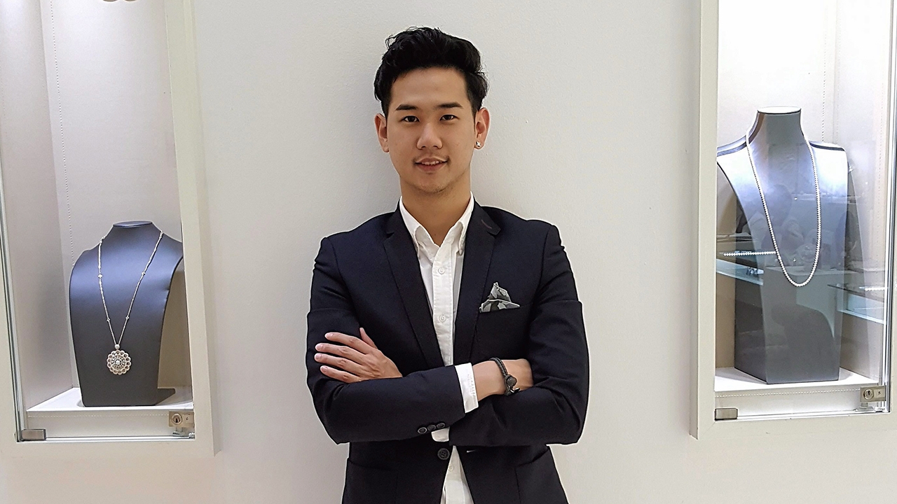 สิรพัฐ พิพัฒน์วีรวัฒน์ ผู้บริหารไฟแรง ยึดหลักขยัน อดทน ตามรอยบุพการี