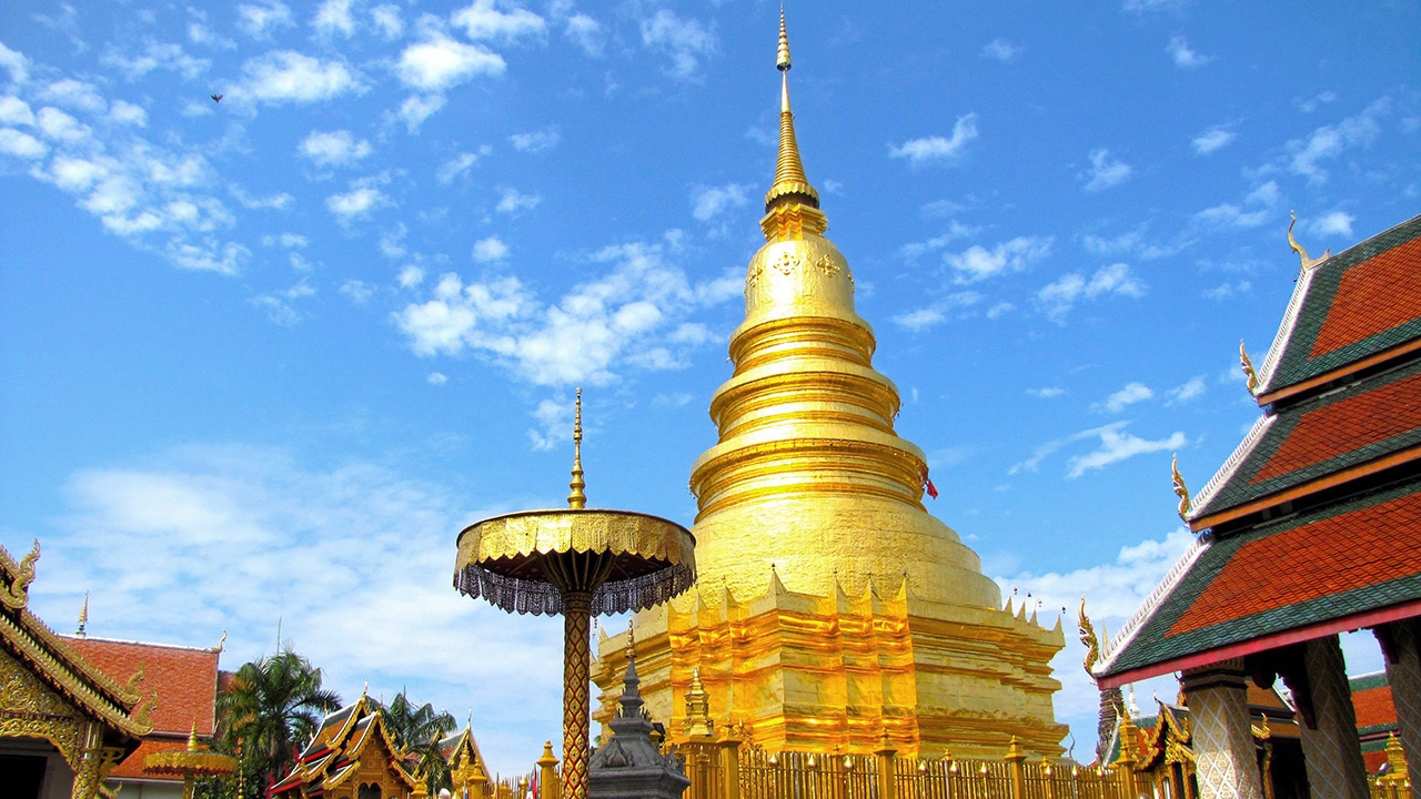 กฐินพระราชทาน...หริภุญชัย เอาพระรอดปลีฉัตร...เป็นที่ระลึก