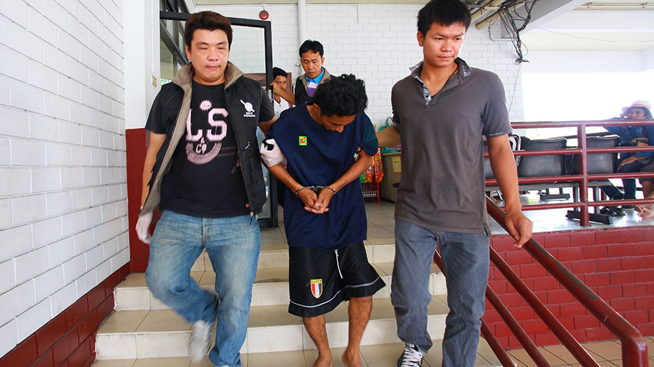 หนีไม่รอด! ตร.ปากน้ำ รวบไอ้หื่นฆ่าข่มขืนครูสอนภาษา