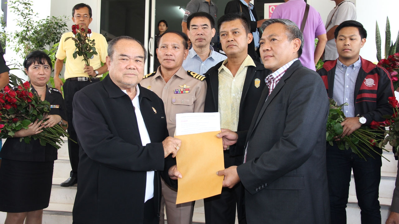 ส.ประมงฯ ยื่นหนังสือ ร้องแก้ ทำประมงอวนรุน-อวนลาก