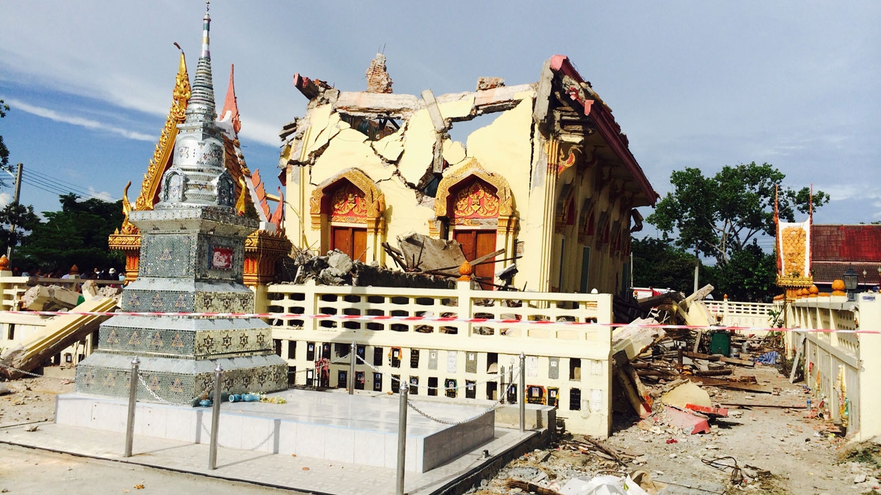 โบสถ์วัดดังเมืองนนท์ถล่ม ทับร่างคนงานเคราะห์ร้าย ดับ 1