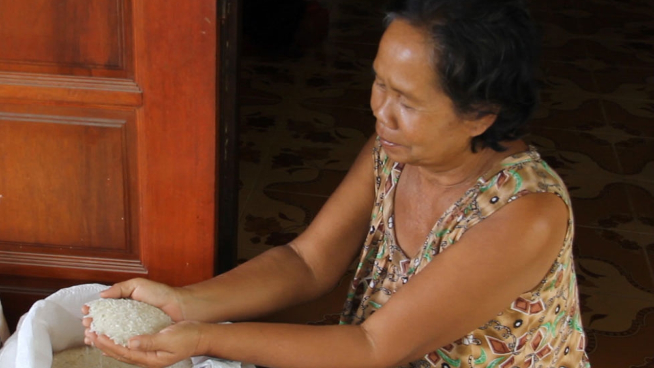 ชาวบ้านเดือดร้อน! แก๊งตุ๋นขายข้าวคุณภาพต่ำ ระบาดทั่วอุดรฯ