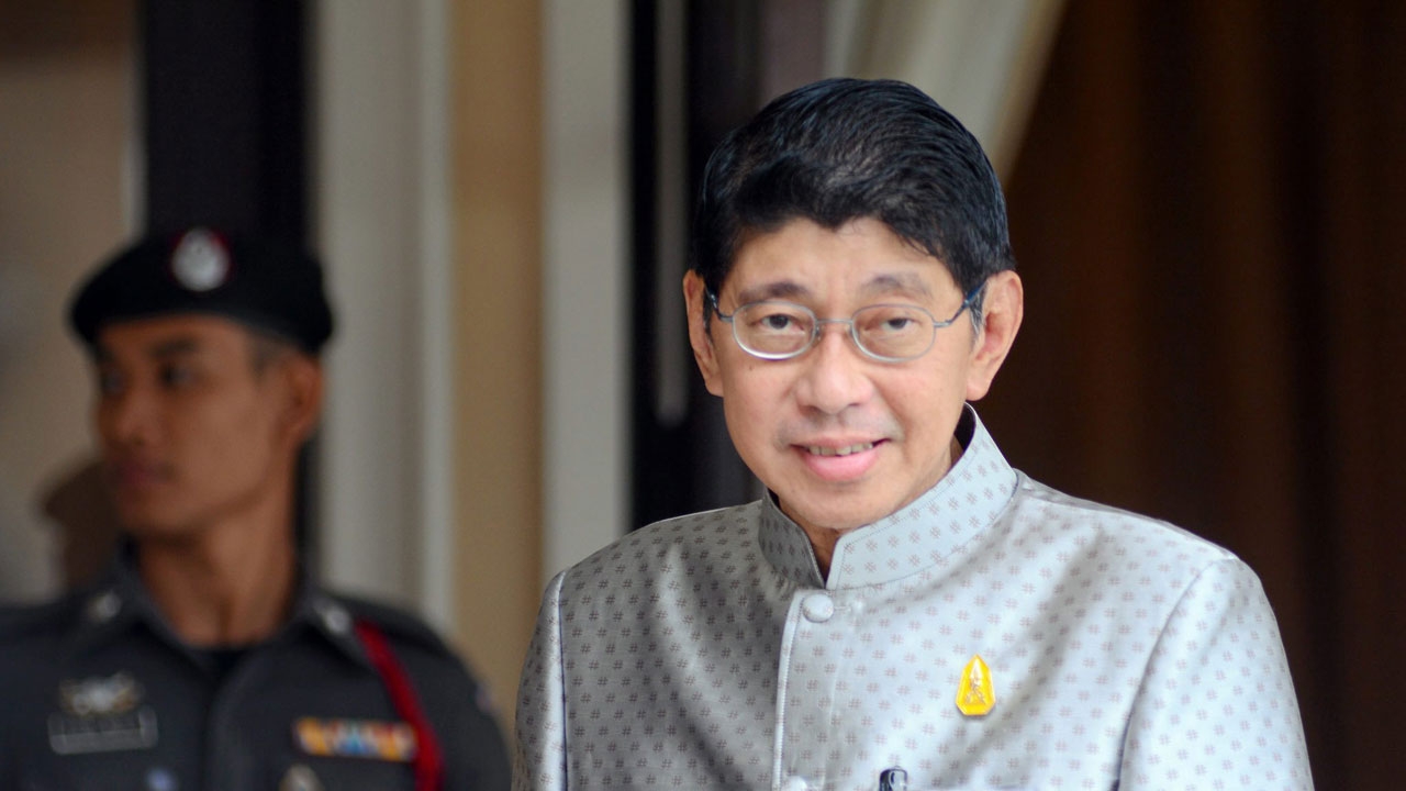  'วิษณุ' เผย สเปกปธ.กมธ.ร่าง รธน. ควรเป็นนักก.ม. เพราะคุมเกมได้ 