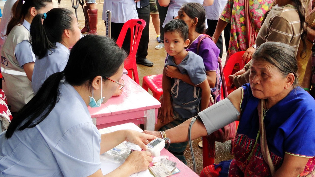 สธ.ส่งยา 30,000 ชุด ช่วยผู้ประสบภัยน้ำท่วมที่แม่ฮ่องสอน