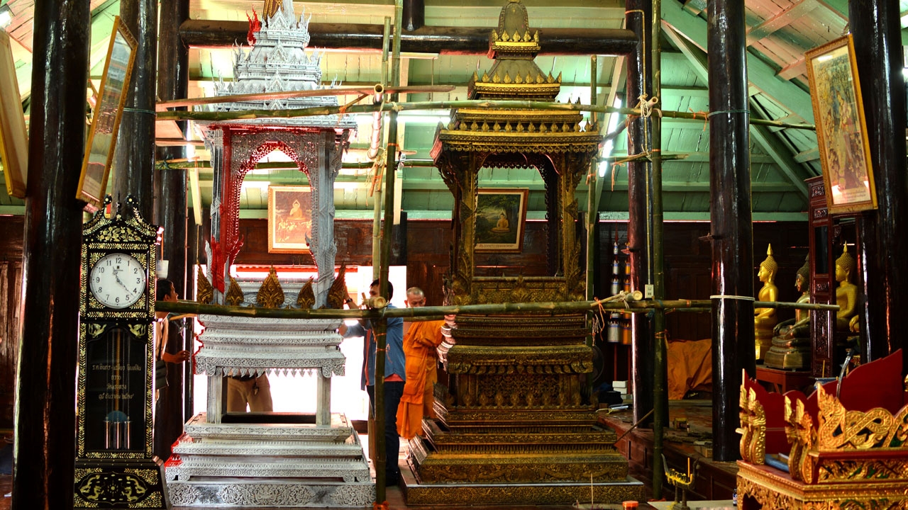 รื้อธรรมมาสน์ 100 ปี! งานฝีมือยอดช่างเมืองเพชร เสียหายนับค่ามิได้