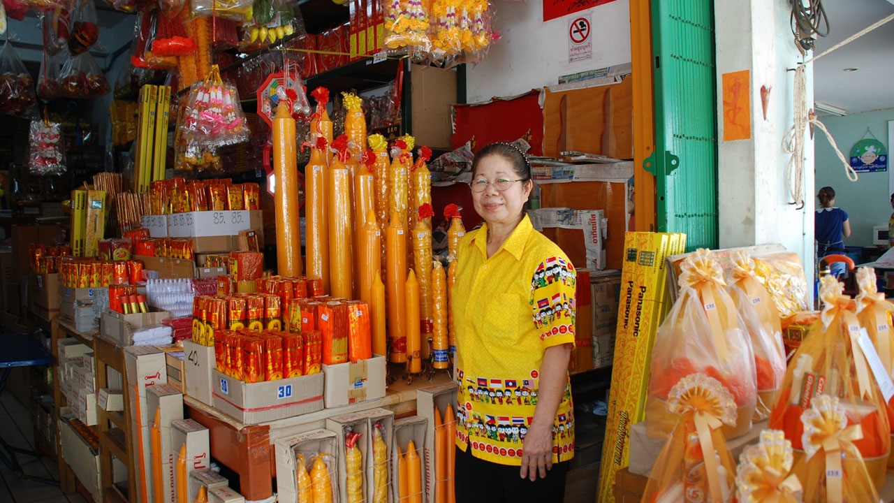 บ่น ‘เทียนพรรษา‘ ขายอืด!  ชี้ ศก.ไม่ดี ยอดตกในรอบ 20 ปี 