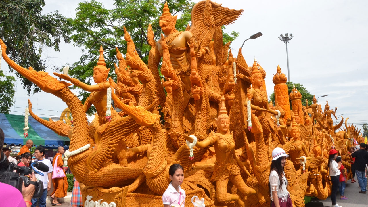 'วัดนอก' คว้าแชมป์ ประเภท ก.การประกวดขบวนเทียนพรรษาฯ ที่โคราช