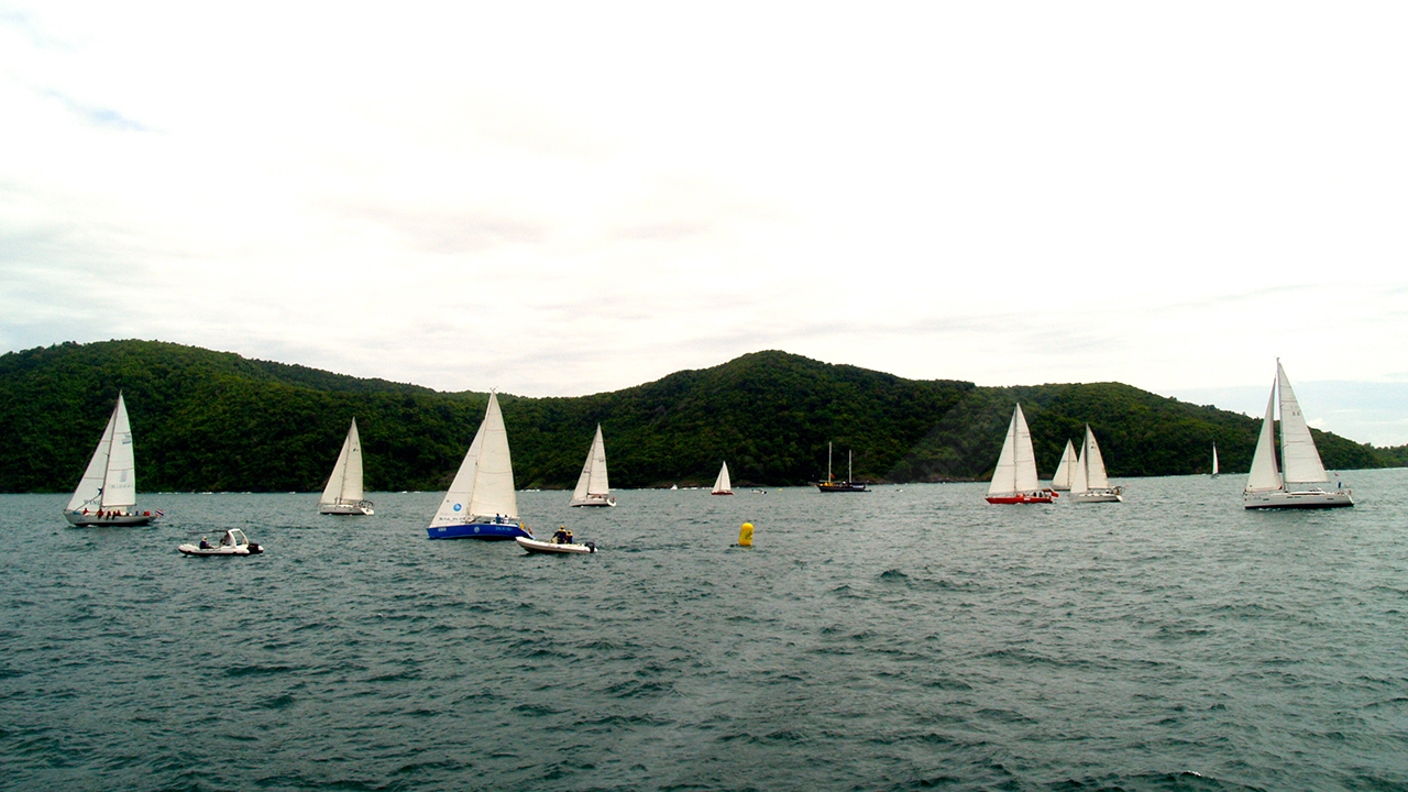 รับประกันลองแล้วจะติดใจ 10 สิ่งหรูหราสุดติ่ง งานแข่งขันเรือใบนานาชาติ 2015