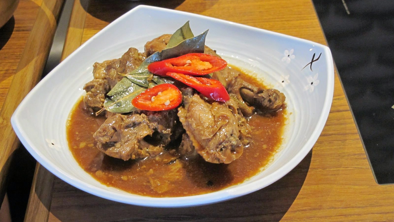 อโดโบ้ (Adobo)