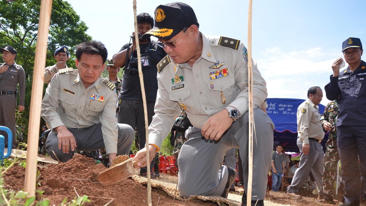 รองผู้ว่าฯ เชียงใหม่ เปิดโครงการตัดฟันสวนยางพารา เขตป่าอนุรักษ์ฯ 