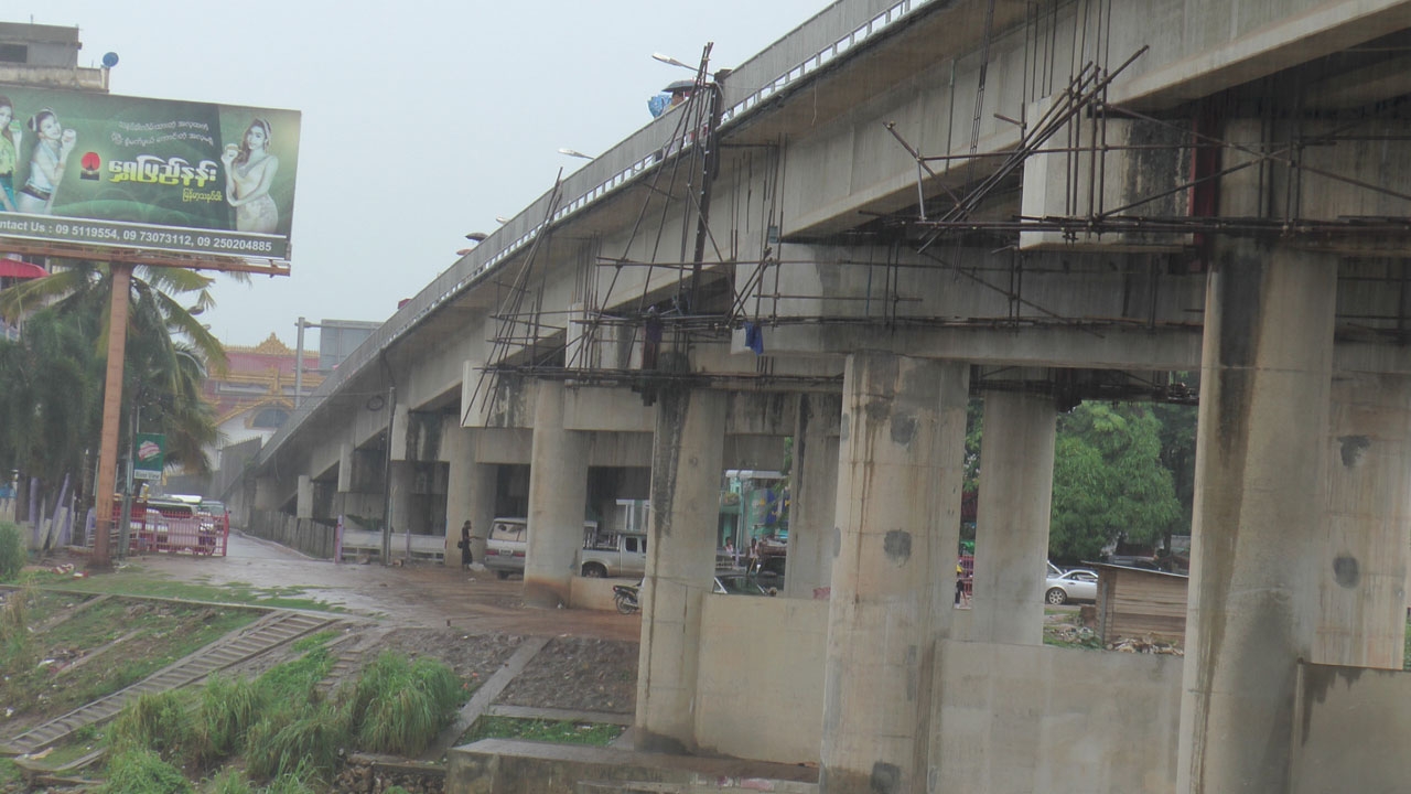 พม่าปิดซ่อมสะพานมิตรภาพฯ ฝั่งเมียวดี เหตุรถน้ำหนักเกิน 25 ตันวิ่งผ่าน