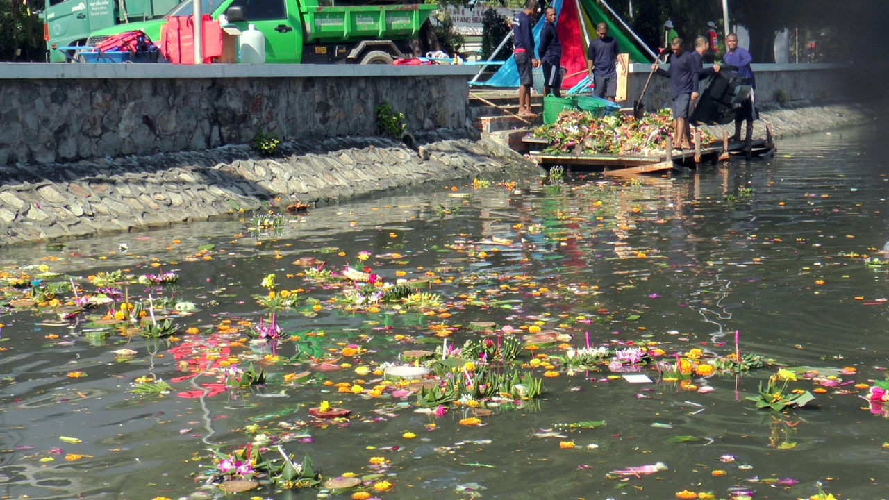  ชาวภูเก็ตรวมใจ Big Cleaning Day เก็บกวาดขยะ หลังคืนวันลอยกระทง