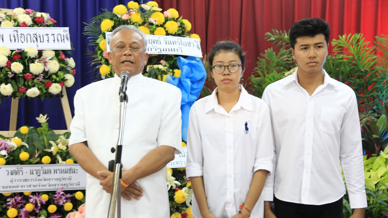 สุเทพ ประณาม คนก่อเหตุระเบิดใต้ ขอปชช.สามัคคี เชื่อในตัวนายกฯ-รบ.